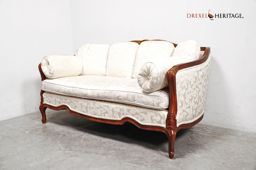 全体　Drexel Heritage(ドレクセルヘリテイジ) Upholstery(アップホルスタリー) 2人掛けソファ　アドア東京