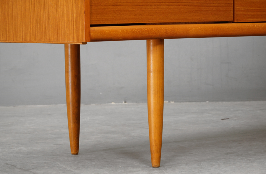 ヴィンテージ家具 アドア東京- Austinsuite サイドボードキャビネット チーク チェスト 北欧 イギリス