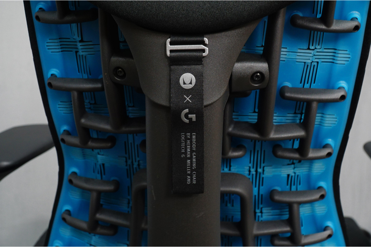 HermanMiller (ハーマンミラー)×ロジクールG エンボディゲーミングチェア　ブランドタグ