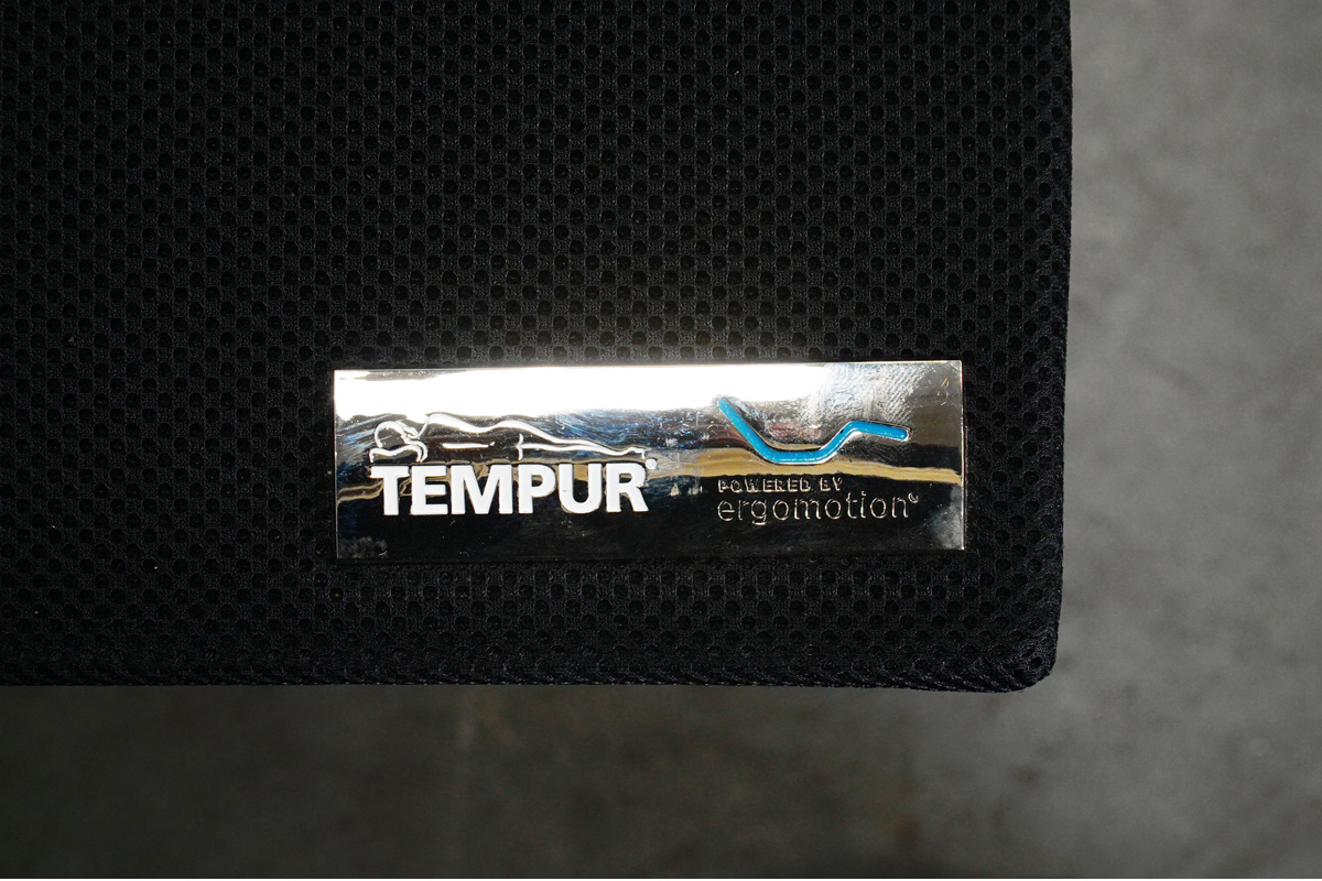 TEMPUR(テンピュール) Zero-G (ゼロジー) Ergo ONE(エルゴワン) 電動リクライニングベッド マットレス付き　ブランドロゴ