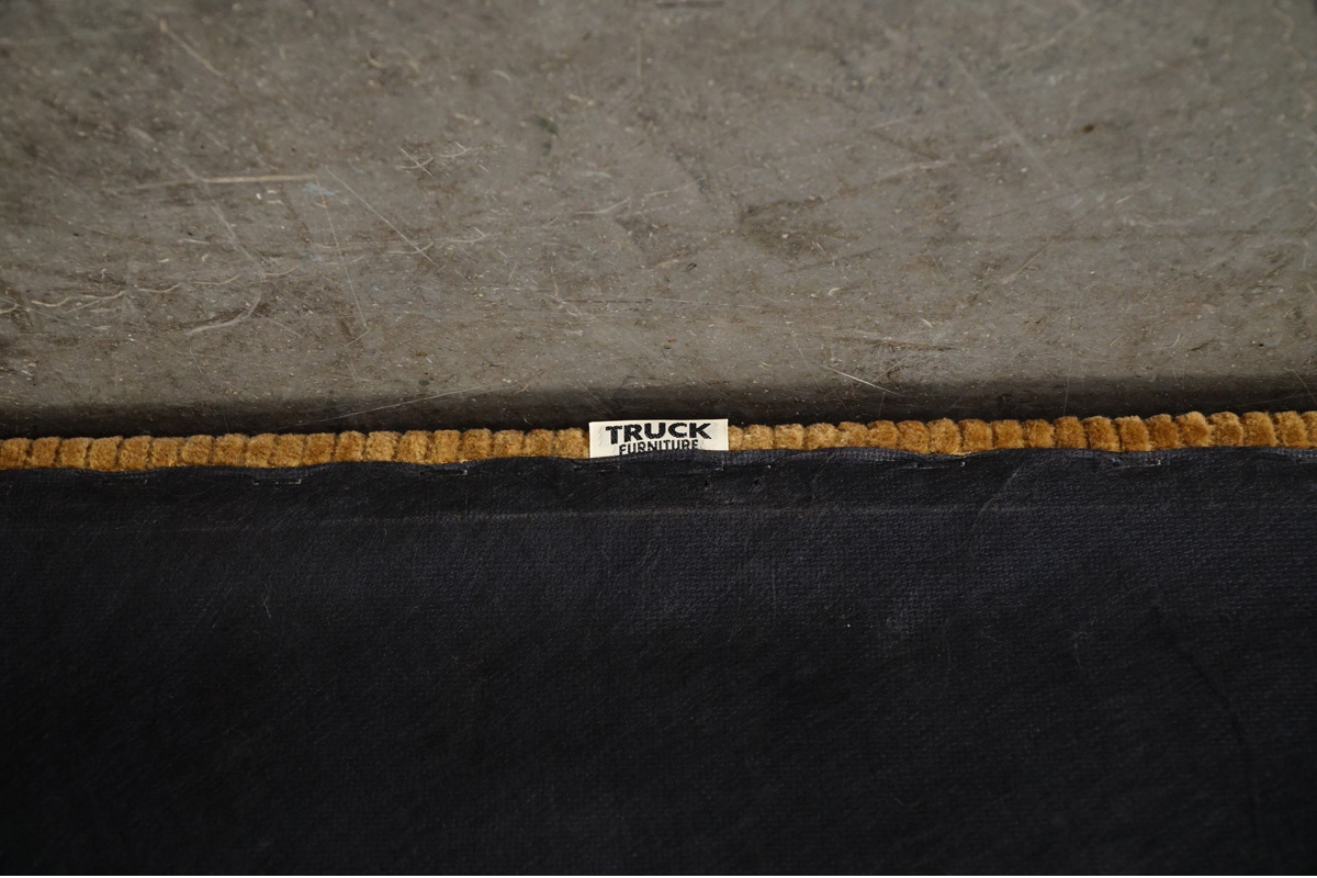 TRUCK furniture(トラックファニチャー) FK SOFA 1.5-SEATER(エフケーソファ 1.5シーター) ブランドタグ
