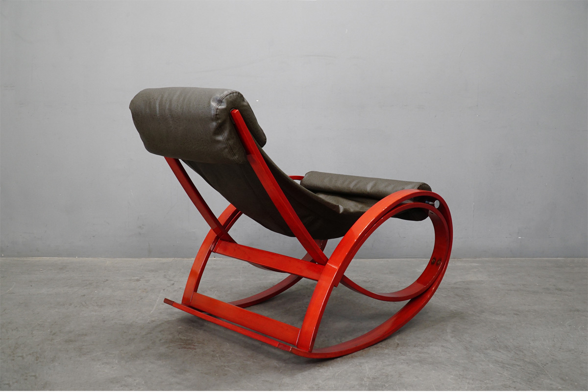 ガエ・アウレンティ Poltronova(ポルトロノヴァ) Sgarsul(スガルスル) ロッキングチェア　背面