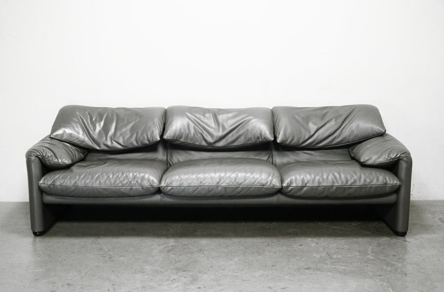 Cassina (カッシーナ) 675 MARALUNGA(マラルンガ)3人掛けソファ 3シーター 本革 レザー マジストレッティ アドア東京