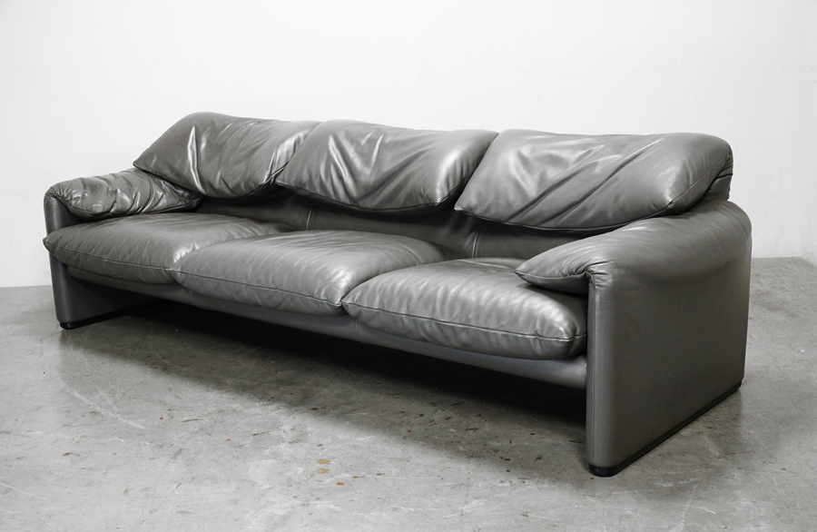 Cassina (カッシーナ) 675 MARALUNGA(マラルンガ)3人掛けソファ 3シーター 本革 レザー マジストレッティ アドア東京