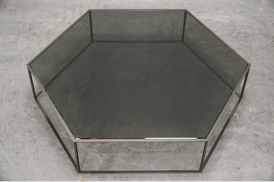 Cassina ixc.(カッシーナ イクスシー)  HEXAGON 690 (ヘキサゴン ローテーブル) センターテーブル グレーガラス×マットブラック　アドア東京