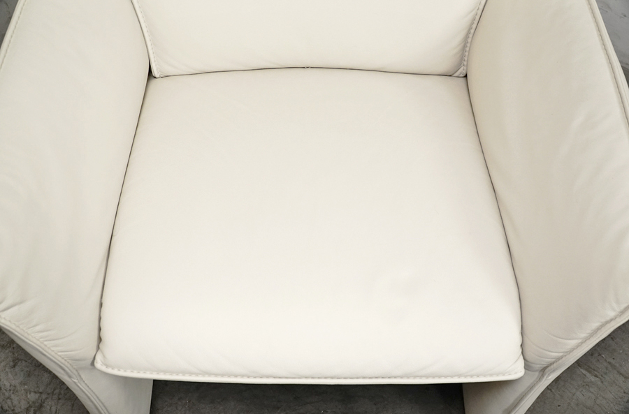 座面 himolla(ヒモラ) ミルテ 本革 1人掛けソファ パールアイボリー IDC大塚家具 アドア東京