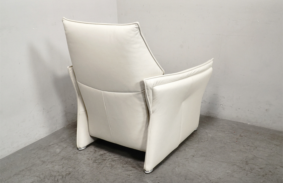 背面 himolla(ヒモラ) ミルテ 本革 1人掛けソファ パールアイボリー IDC大塚家具 アドア東京