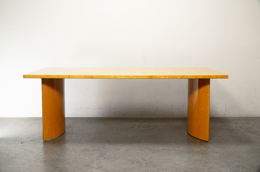 IDC大塚家具 「スプレンダー」 ダイニングテーブル バーズアイメープル(鳥目杢)　アドア東京