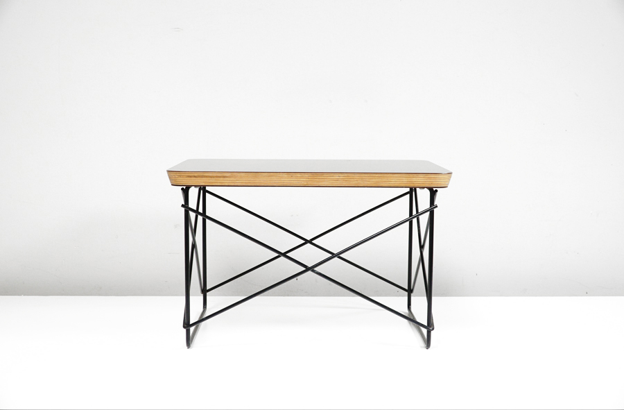 側面　HermanMiller(ハーマンミラー) Eames Wire Base Table(イームズワイヤーベーステーブル)　アドア東京