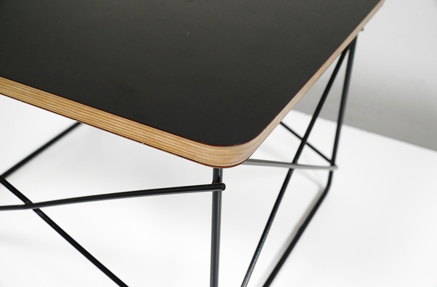 拡大　HermanMiller(ハーマンミラー) Eames Wire Base Table(イームズワイヤーベーステーブル)　アドア東京