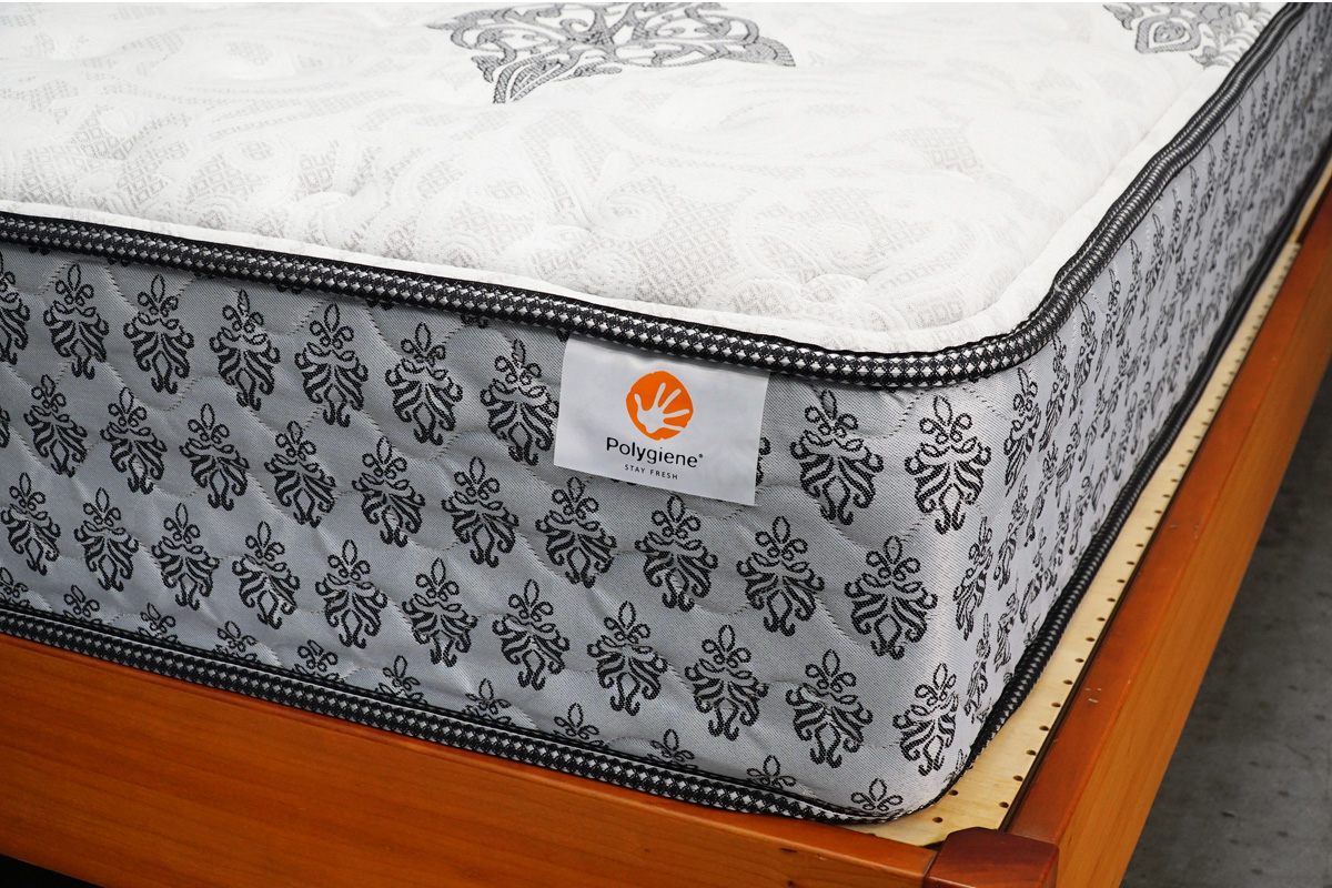 Sealy(シーリー) チタンコレクションCLARIS Firm(クラリス ファーム) マットレス+家具蔵 エミネント クイーンベッド　タグ