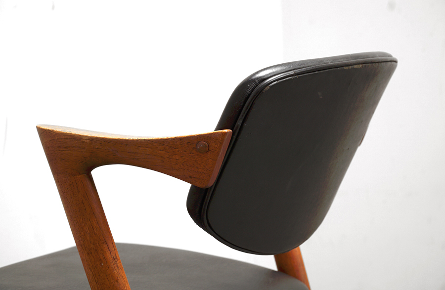 背もたれ斜め　カイ・クリスチャンセン No.42 チェア ヴィンテージ