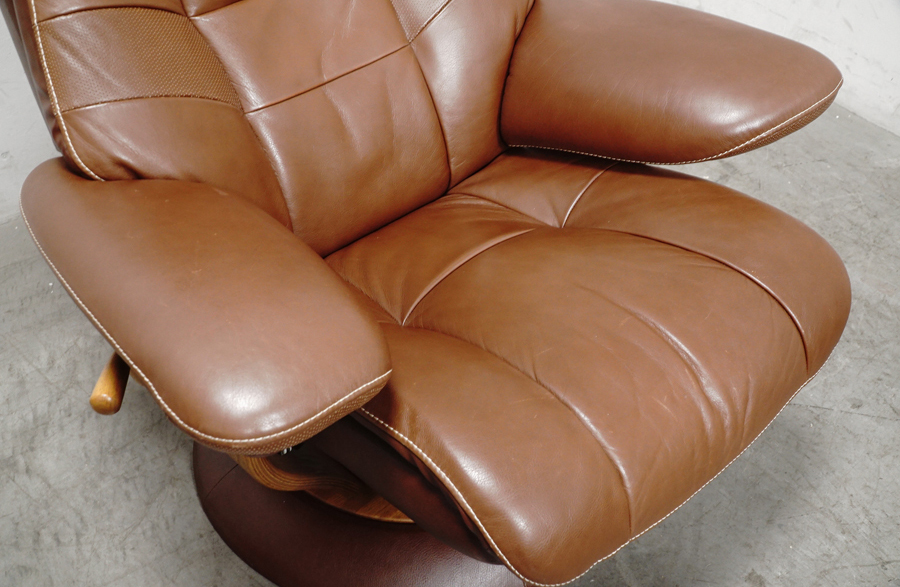 ② カリモク チターノ chitano アームチェア オレンジ ラウンジ IZZ