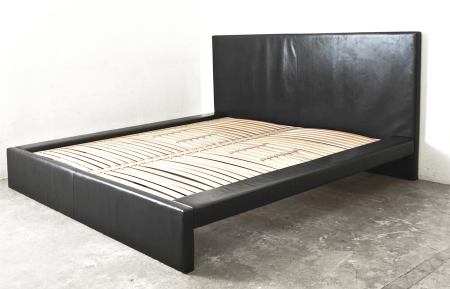 Cassina IXC.(カッシーナ・イクスシー) カトリーヌメミ COUTURE(クチュール) 本革 キングサイズ ベッドフレーム アドア東京