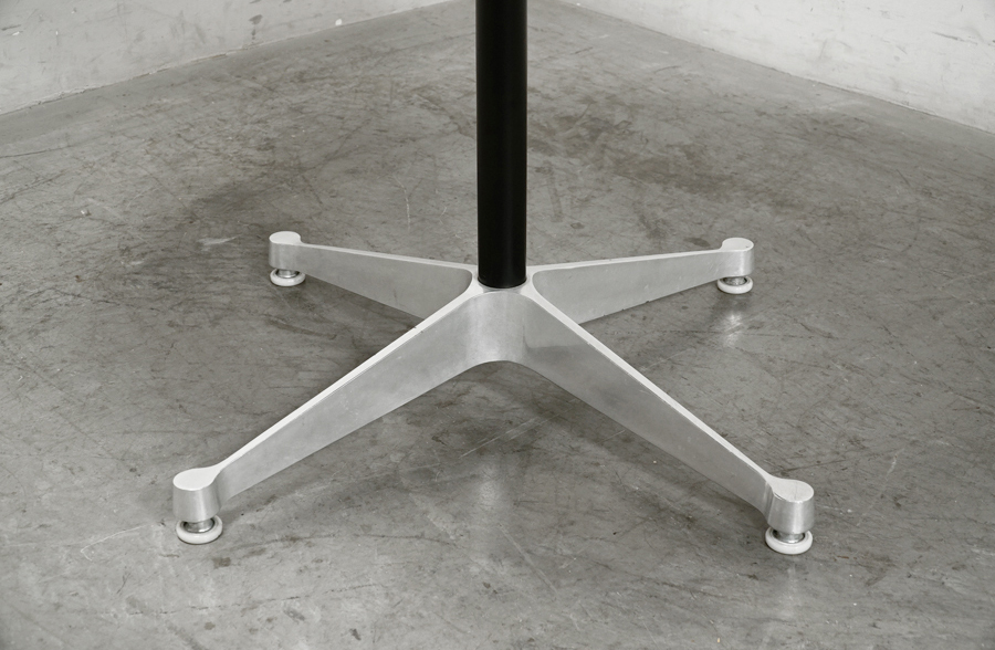 Herman Miller(ハーマンミラー) Eames Contract Base Table(イームズコントラクトベーステーブル) アドア東京