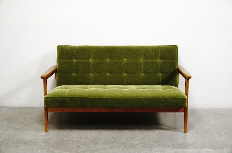 全体　karimoku60(カリモクロクマル) Kチェア 2シーター モケットグリーン ソファ　アドア東京