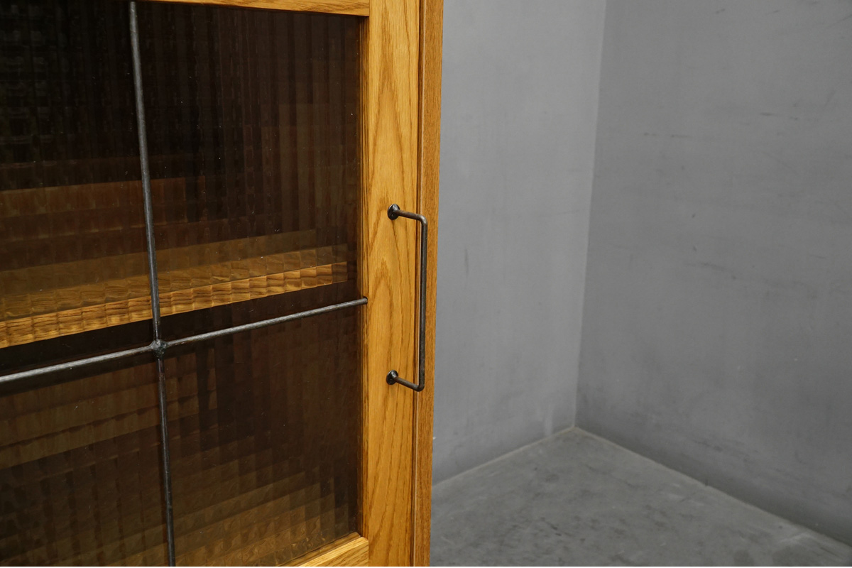 a.depeche(アデペシュ) cadeal slide glass cabinet high(カデル スライドガラスキャビネット ハイ) 取っ手