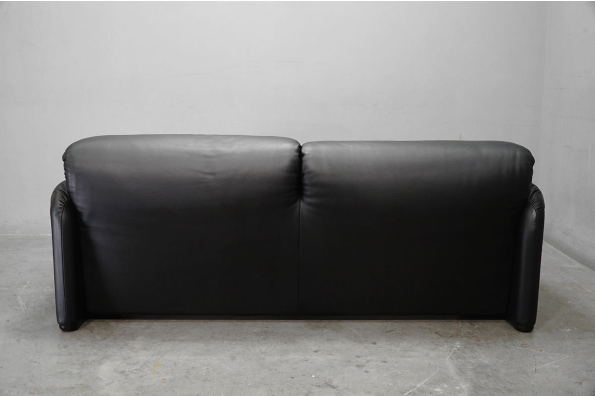 Cassina(カッシーナ) 675 MARALUNGA（マラルンガ）本革 レザー 2人掛ワイドソファ　背面