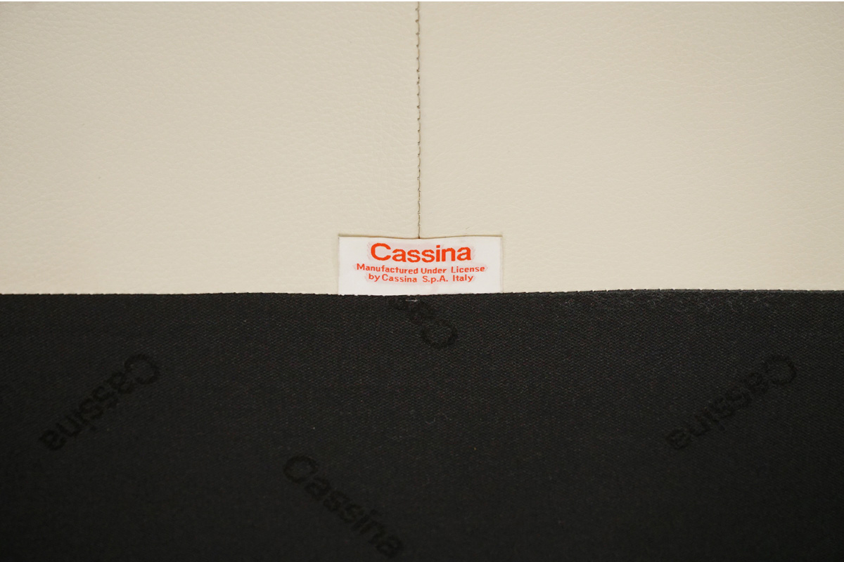 Cassina(カッシーナ) 675 MARALUNGA(マラルンガ)本革 レザー 2人掛ワイドソファ ブランドタグ