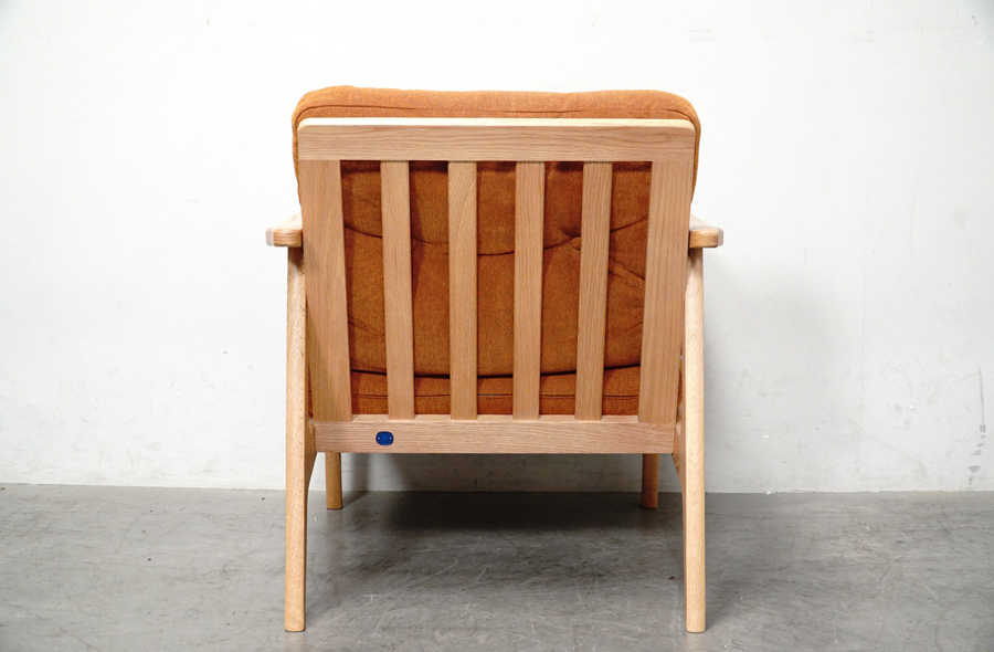 背面　maruni60(マルニロクマル) オークフレーム1シーターソファ+オットマン　アドア東京