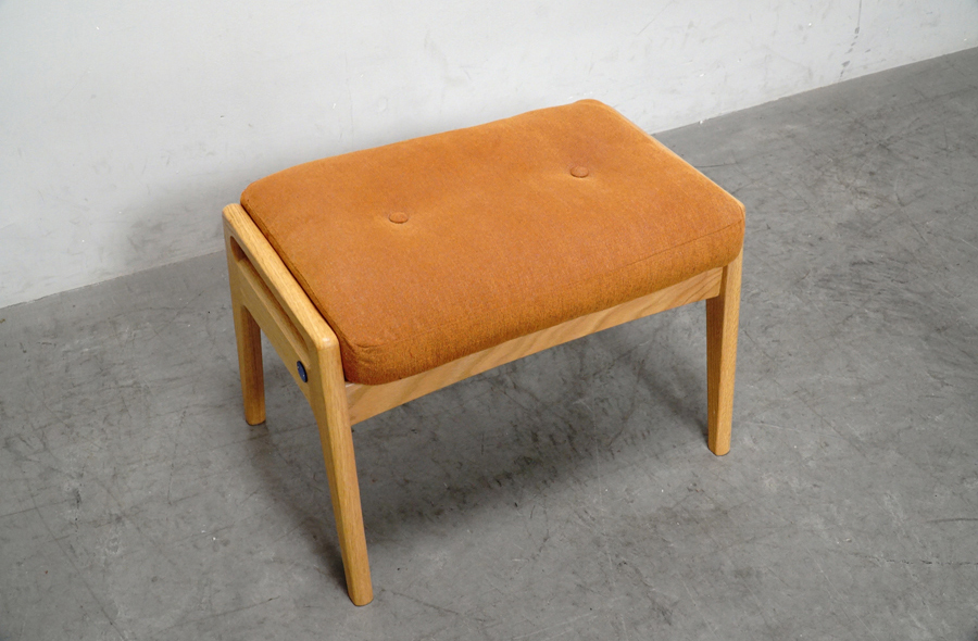 maruni60(マルニロクマル) オークフレーム1シーターソファ+オットマン　アドア東京