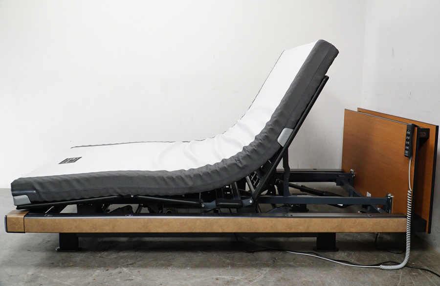 パラマウントベッド  INTIME インタイム1000 3モーター電動リクライニングベッド マットレス付セミダブル　アドア東京