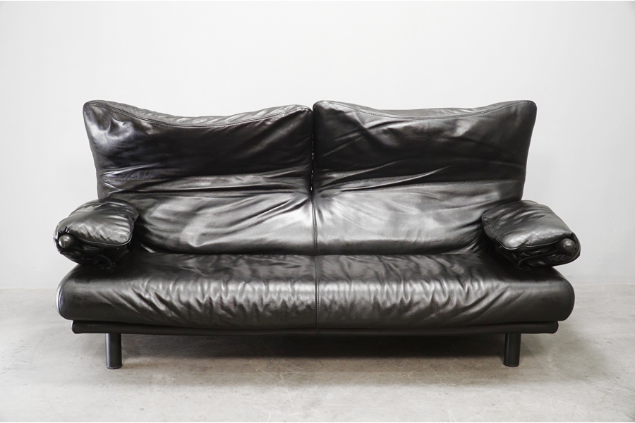 IDC大塚家具  Poltromec(ポルトロメック) Gemini(ジェミニ) 総革 レザー 3人掛けソファ ブラック　アドア東京