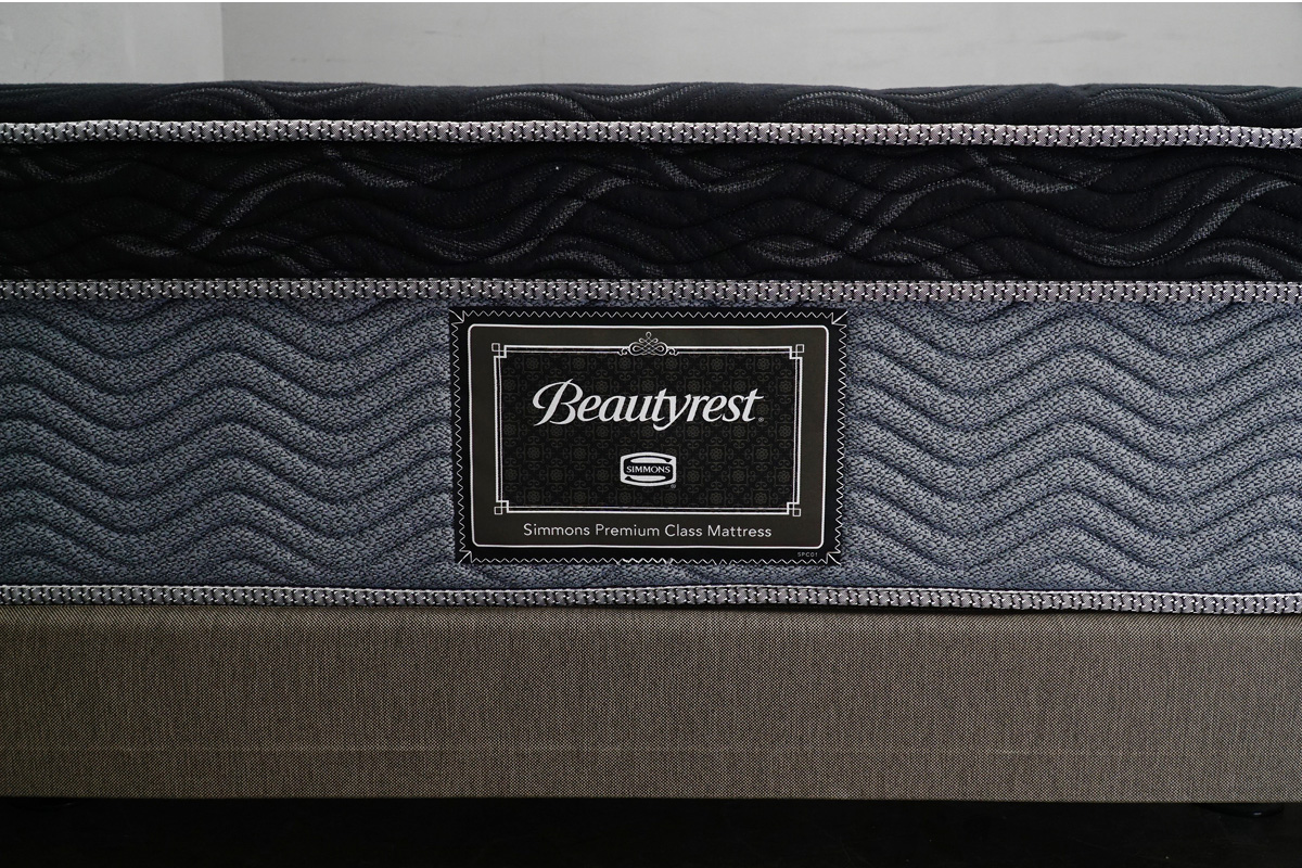 Simmons(シモンズ ) プレミアムクラス 8.25エッセンシャルブラック カスタムSF マットレス付き クイーンベッド　ラベル