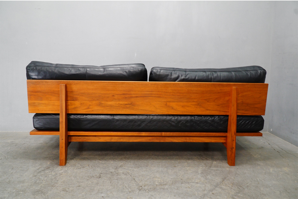 Master Wal (マスターウォール) RITZ SOFA(リッツ ソファ)3シーター　背面