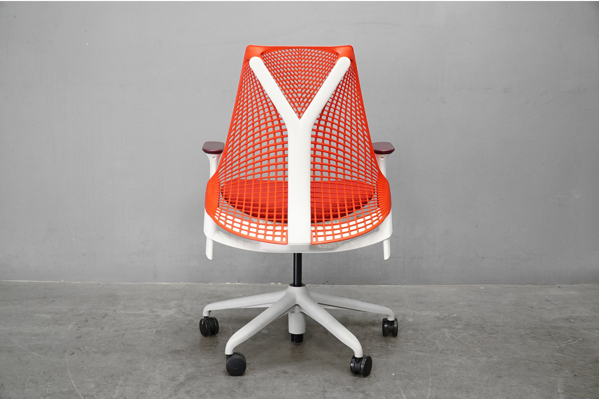 HermanMiller(ハーマンミラー) SAYL Chair(セイルチェア) レッド×ホワイト フォグベース アジャスタブルアーム　背面