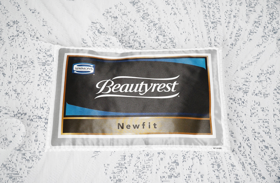 Simmons(シモンズ )ベッド ビューティレスト スイートユーロトップ ニューフィット マットレス付きクイーンベッド アドア東京
