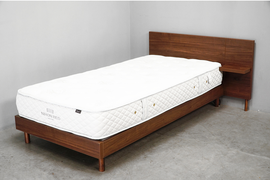 日本ベッド(NIHON BED)  シルキーシフォン マットレス+カラーノ ナイトテーブル付シングルサイズベッド　アドア東京