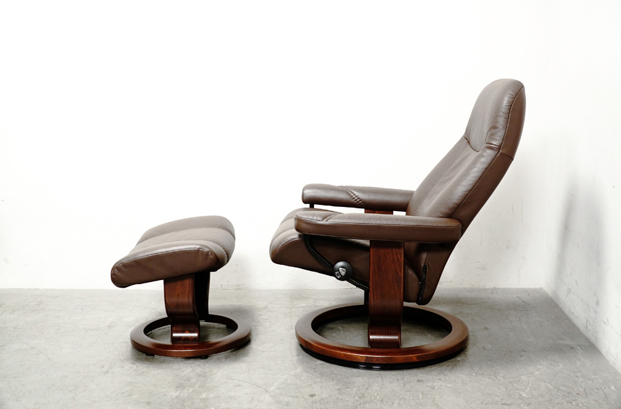 側面　ECORNES(エコーネス)コンサル ストレスレスチェア Sサイズ　アドア東京