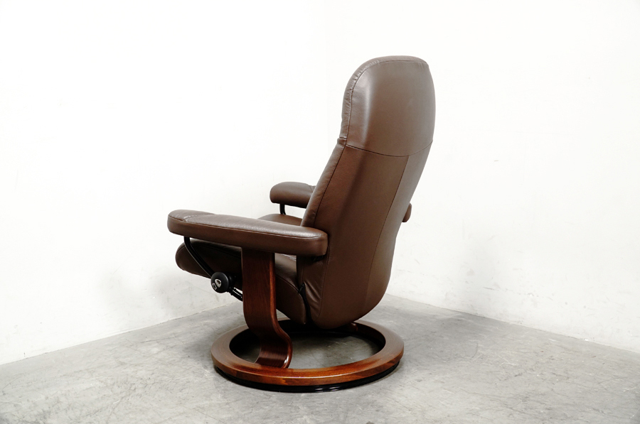 背面　ECORNES(エコーネス)コンサル ストレスレスチェア Sサイズ　アドア東京