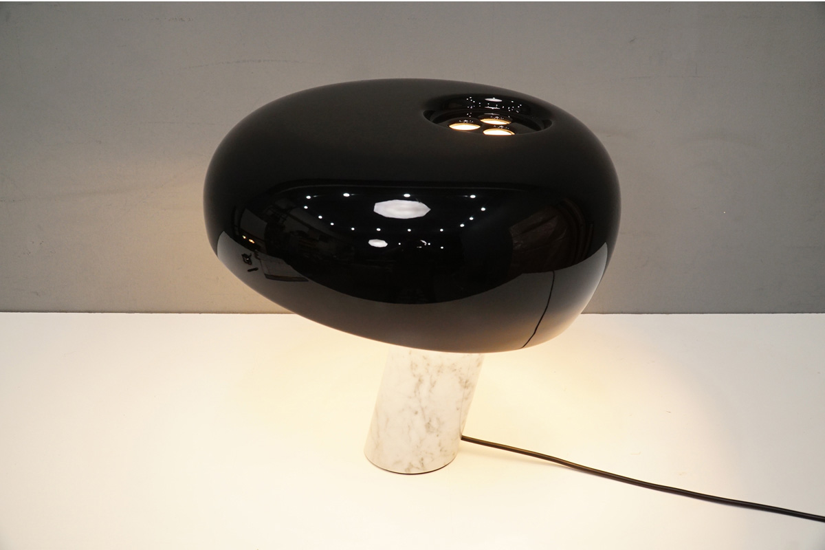 FLOS(フロス) SNOOPY(スヌーピー) テーブルランプ　上部