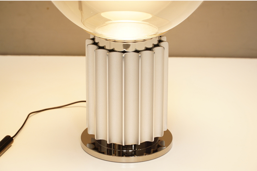 FLOS(フロス) -アドア東京- Taccia Small(タチア スモール) テーブルランプ照明 ライト タッチア ヤマギワ Cassina ixc.カッシーナ