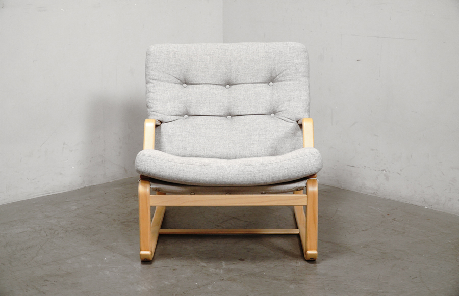 正面 天童木工 「マルガリータ」 イージーチェア ソファ ブルーノ・マットソン アドア東京