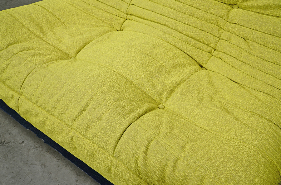 座面　ligne roset(リーンロゼ ) TOGO(トーゴ）2シーターソファミッシェル・デュカロイ　アドア東京