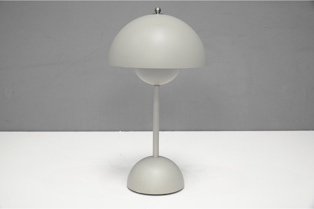 &tradition(アンド・トラディション)「Flowerpot VP9」ポータブルテーブルランプ