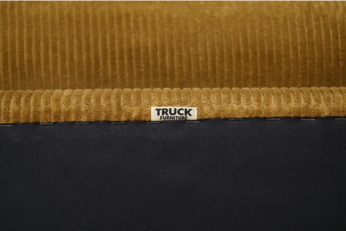 TRUCK furniture(トラックファニチャー) FK SOFA TRIM OTTOMAN(エフケーソファ トリムオットマン)　ブランドタグ