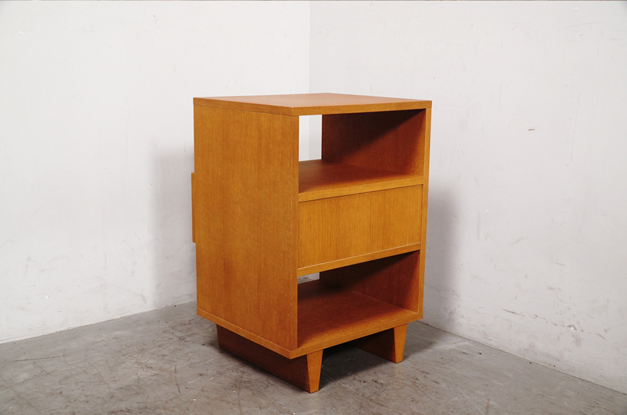 背面　unico(ウニコ) CORSO (コルソ) オーク材 ナイトテーブル　アドア東京