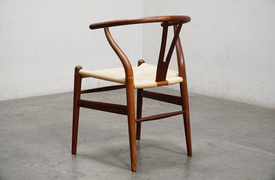 Carlhansen & son(カールハンセン&サン) Yチェア CH24 ウォールナット ハンス・J・ウェグナー 背面 アドア東京